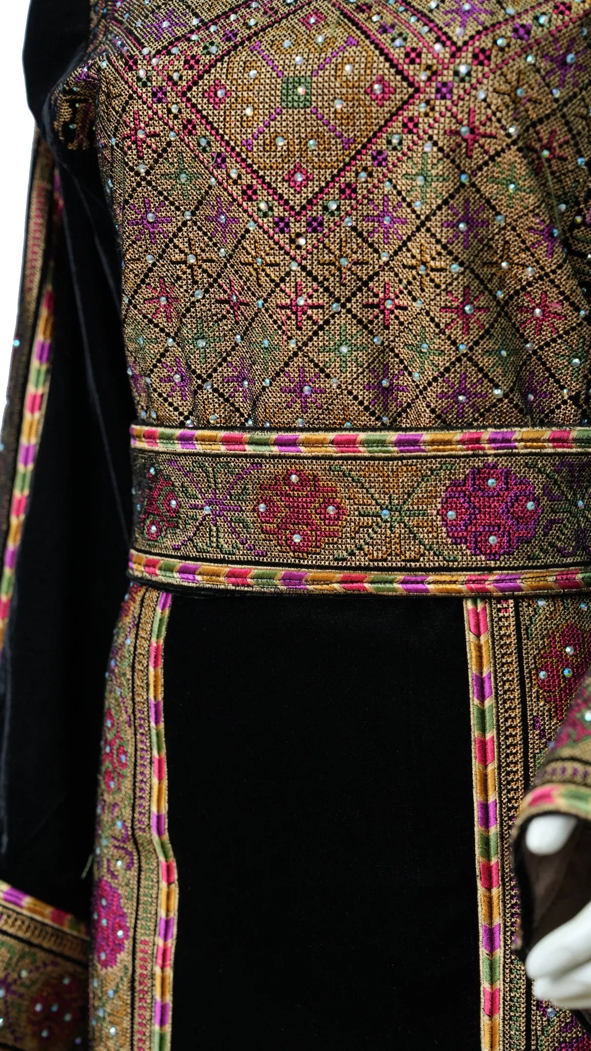 Embroidered Thobe
